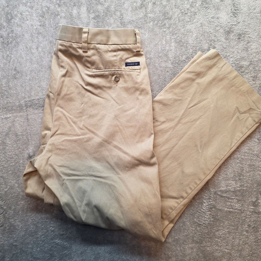 Dockers Khaki Pants Mens 36x31 Beige Flat Front D3 Classic Straight Leg Chino